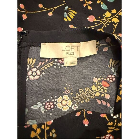 LOFT Dark Floral Dress Plus Sz. 18 - Picture 7 of 8